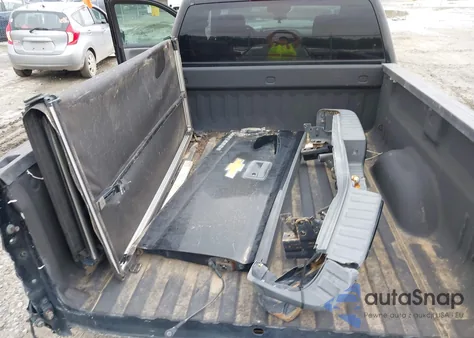 2018 Chevrolet Silverado 1500 Custom z USA, uszkodzony, nr VIN 1GCRCPEC0JZ356018